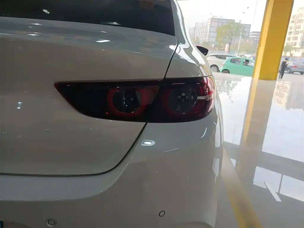 Mazda 3 Axela 2023 из CN, фото 4