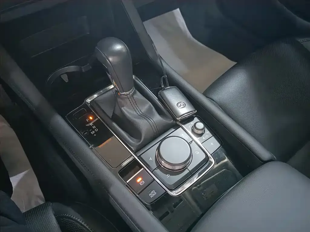 Mazda 3 Axela 2023 из CN, фото 6