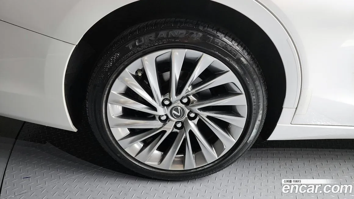 Lexus ES 2023 из KR, фото 8