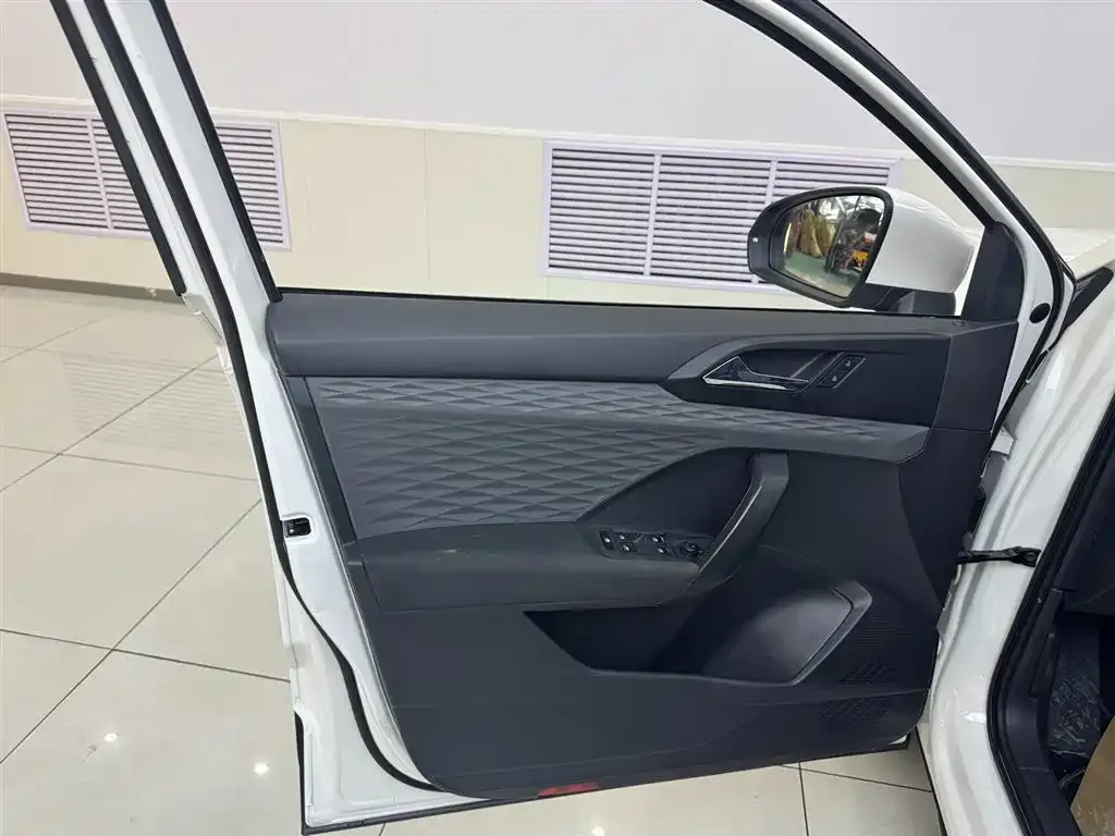 Volkswagen Tharu 2022 из CN, фото 8