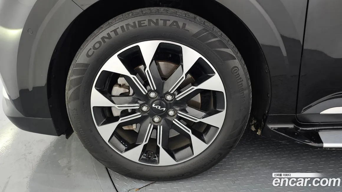 Kia Carnival — фото 10