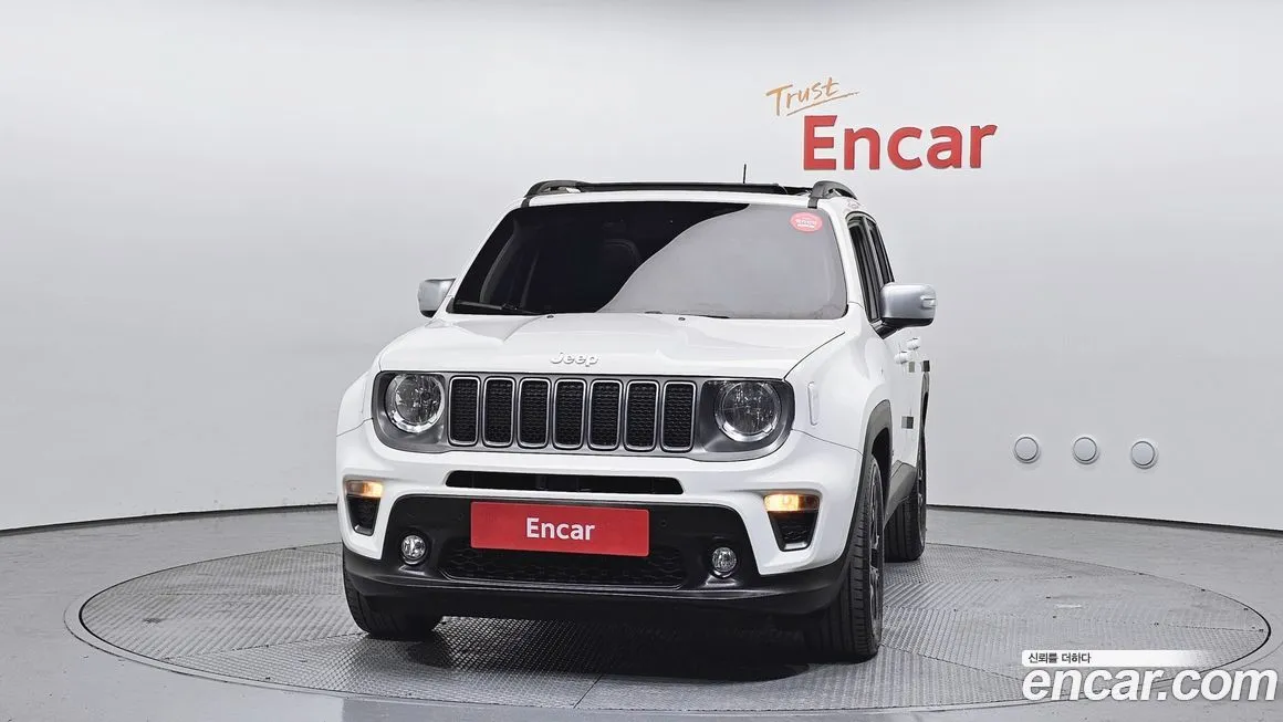 Jeep Renegade — фото 7