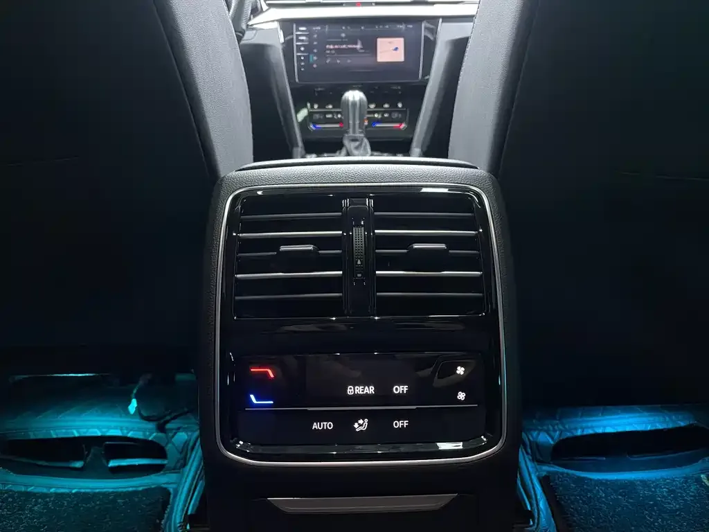 Volkswagen CC 2022 из CN, фото 8