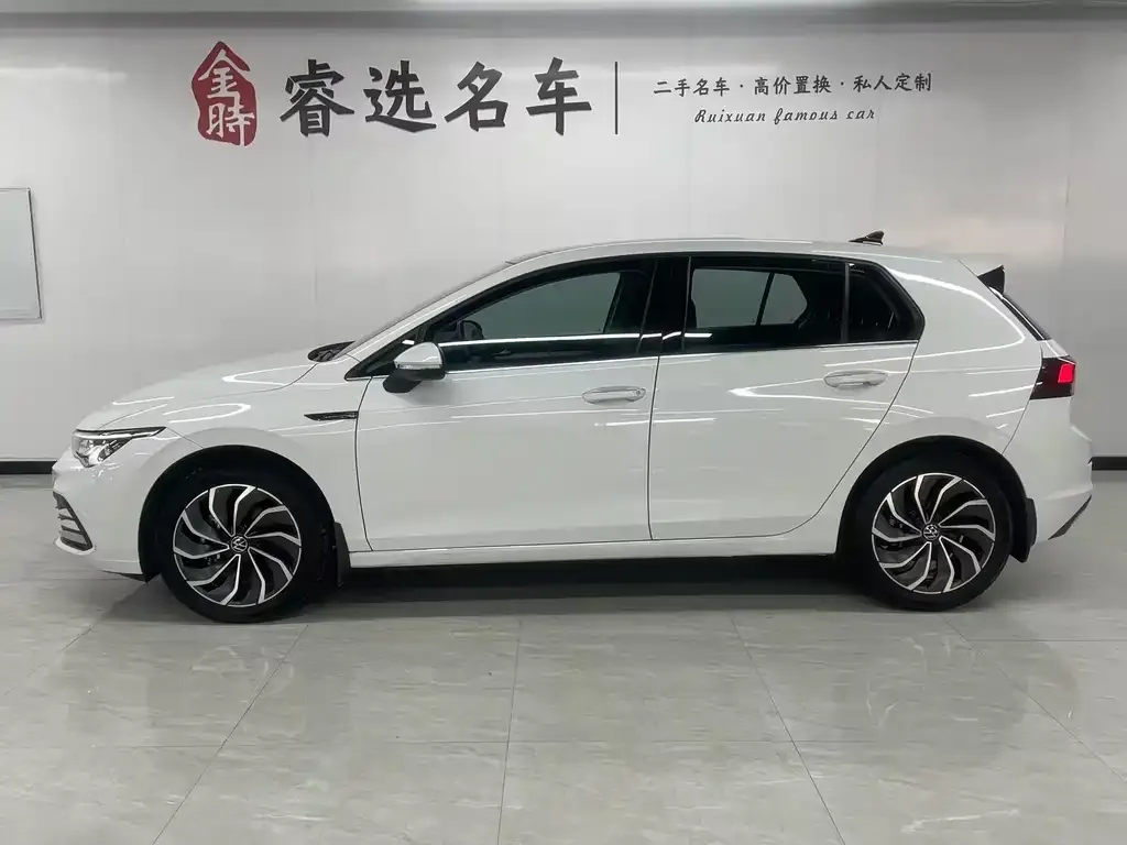 Volkswagen Golf 2024 из CN, фото 7