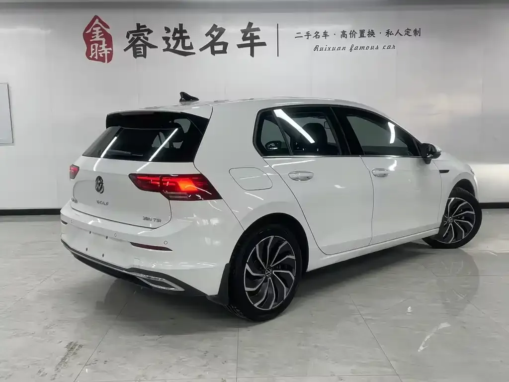 Volkswagen Golf 2024 из CN, фото 4