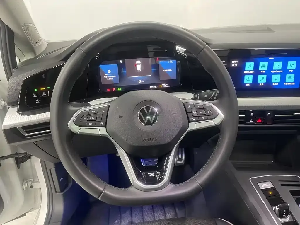 Volkswagen Golf 2024 из CN, фото 9