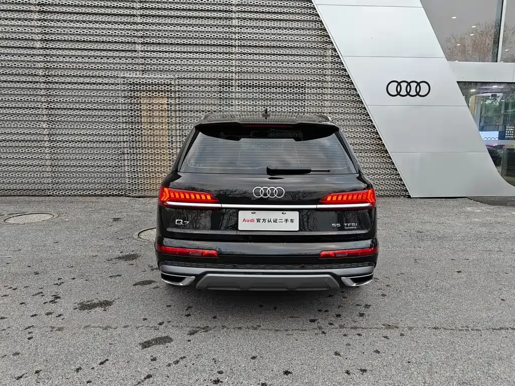 Audi Q7 2023 из CN, фото 10