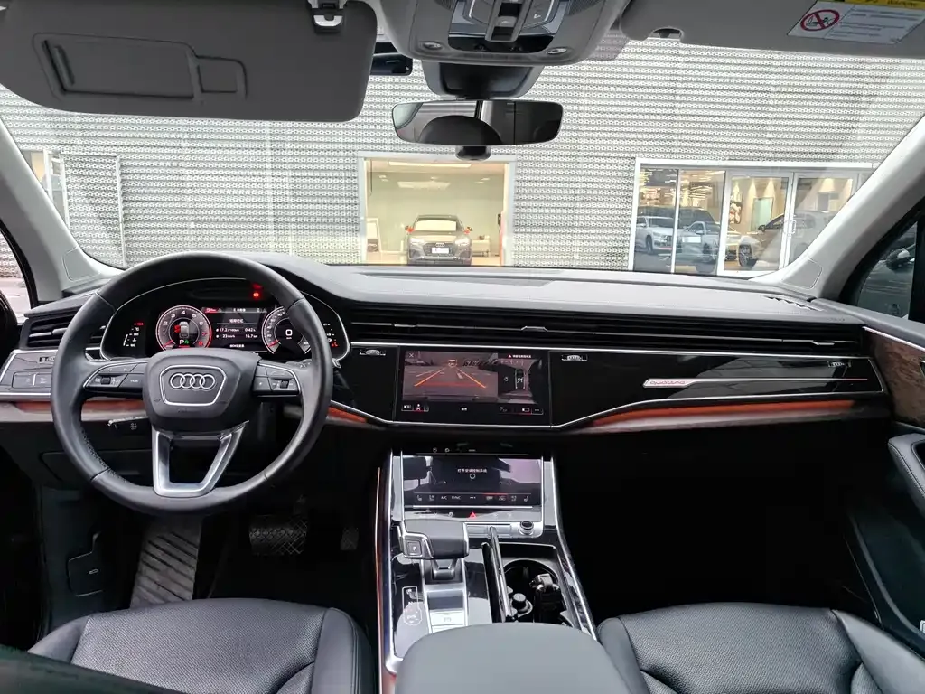 Audi Q7 2023 из CN, фото 7