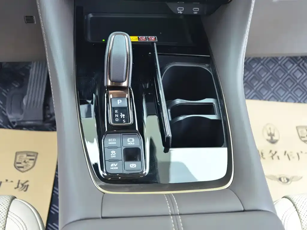 Toyota Alphard 2024 из CN, фото 4