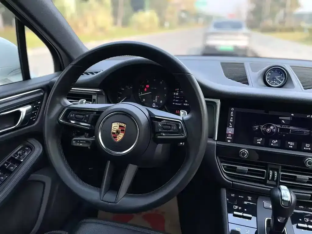 Porsche Macan — фото 3