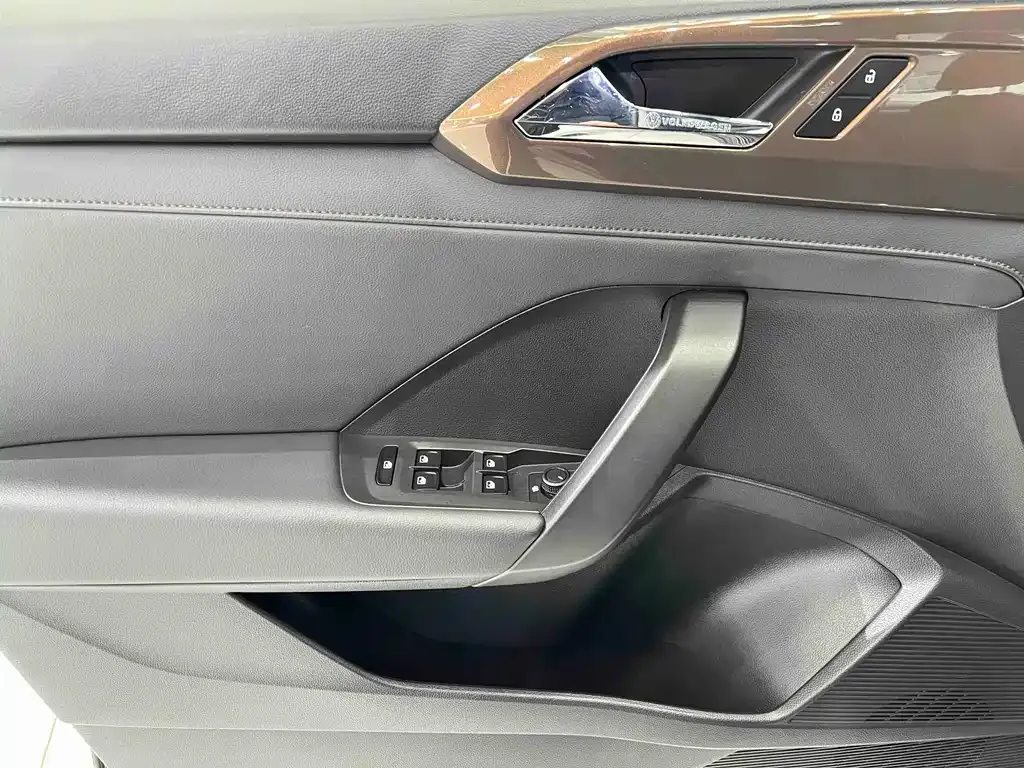 Volkswagen Tharu 2023 из CN, фото 6