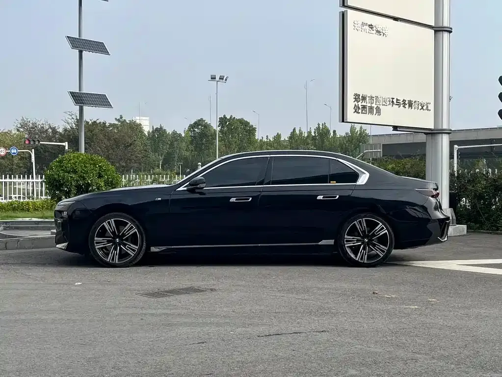 BMW 7 Series 2024 из CN, фото 5