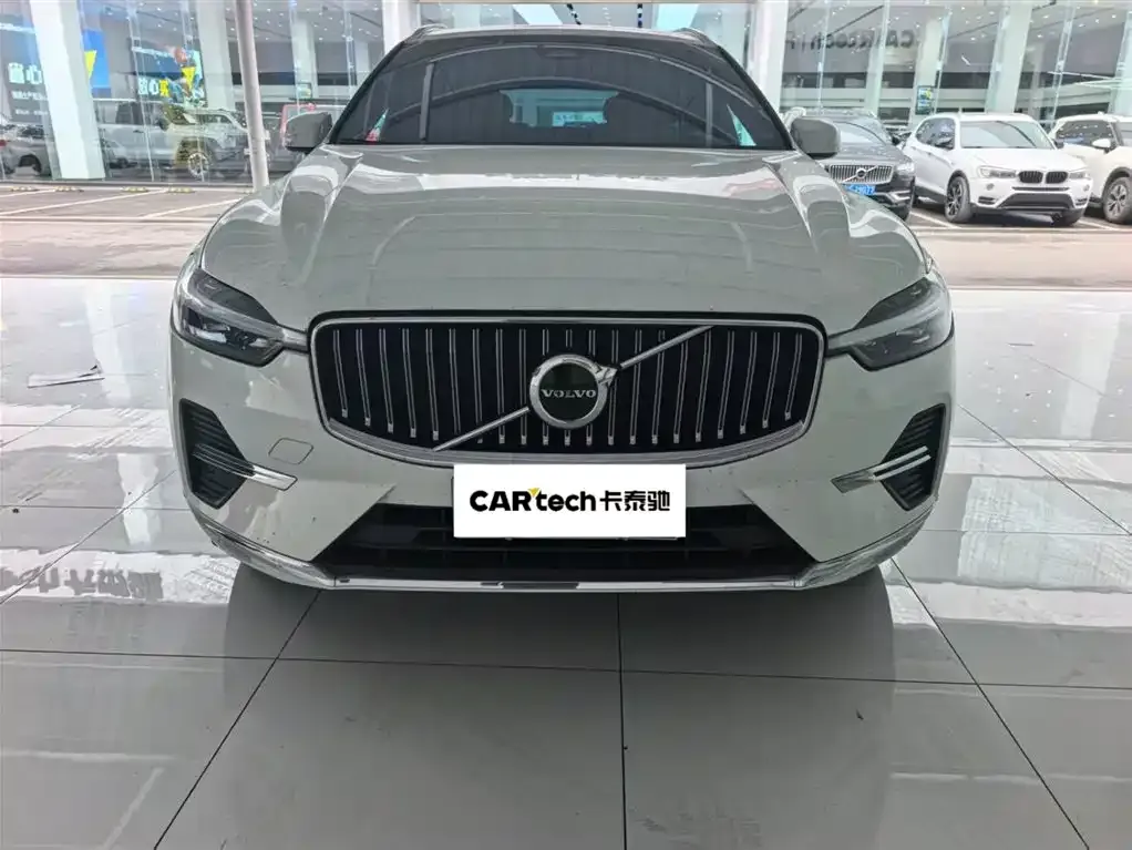 Volvo XC60 — фото 10