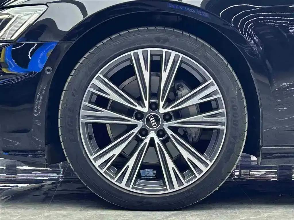 Audi A6L 2023 из CN, фото 5