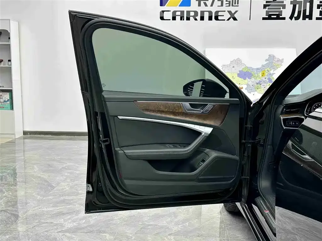 Audi A6L 2023 из CN, фото 8