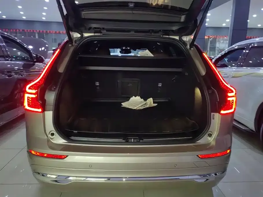 Volvo XC60 PHEV 2024 из CN, фото 5