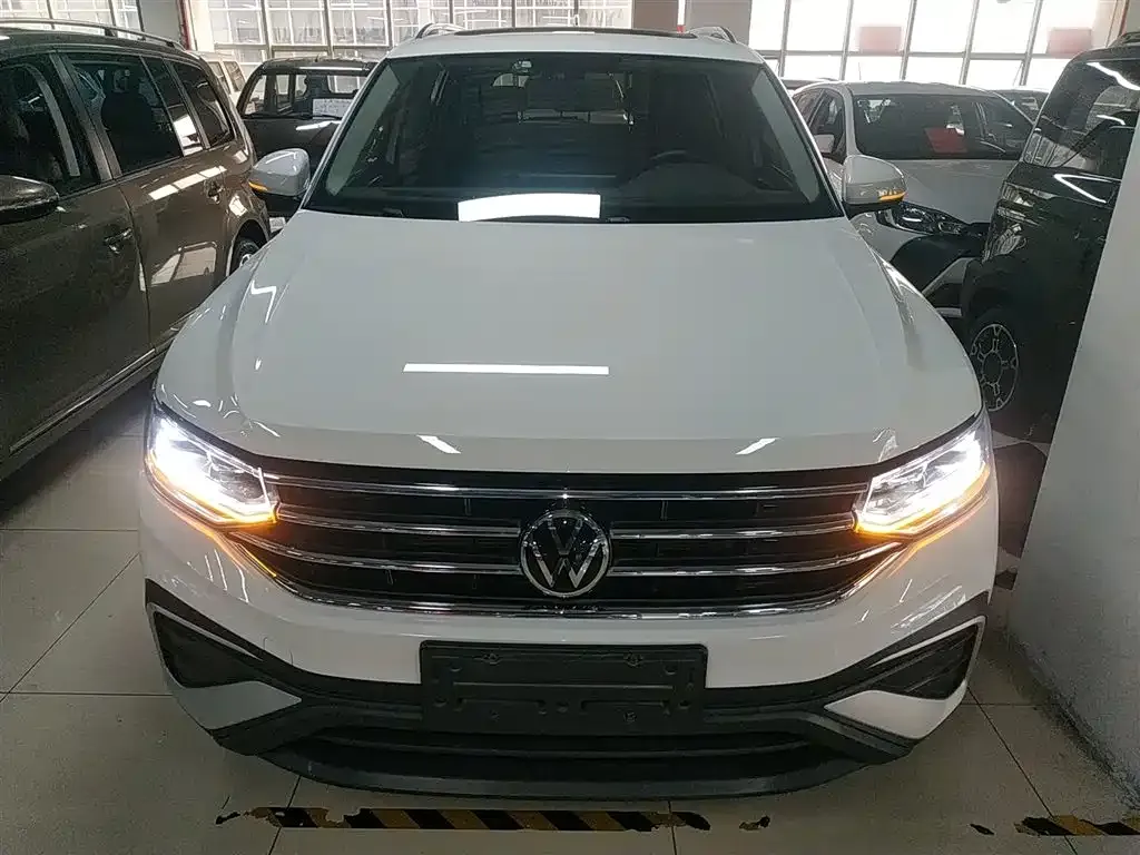 Volkswagen Tiguan L 2021 из CN, фото 10