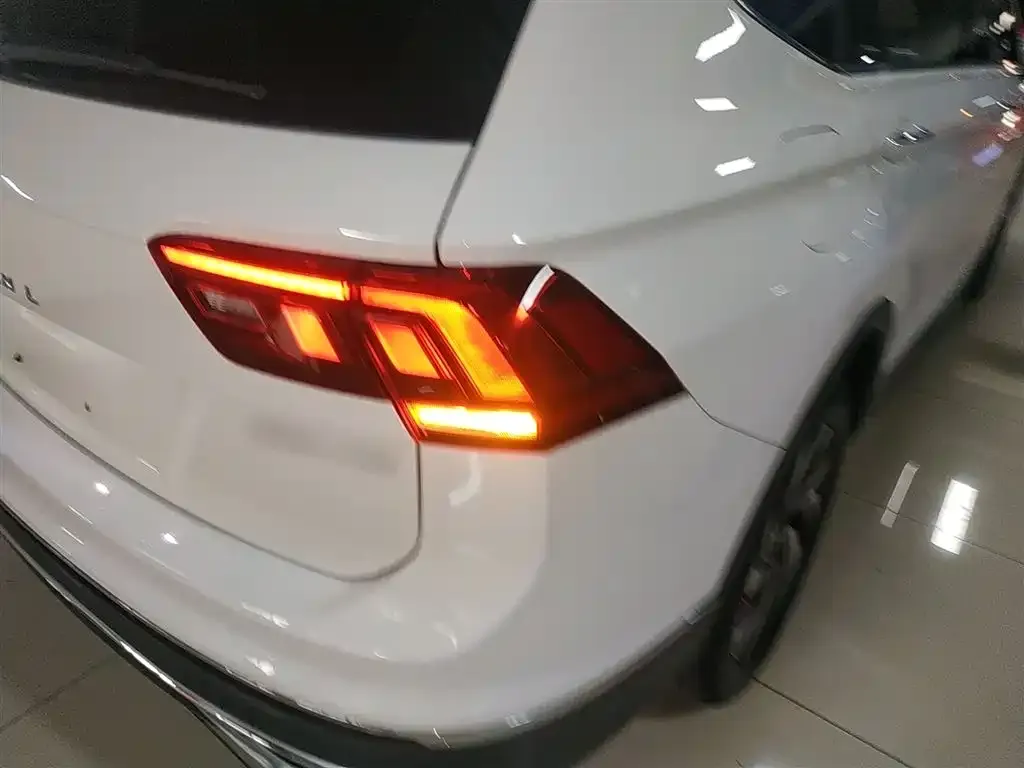 Volkswagen Tiguan L 2021 из CN, фото 2