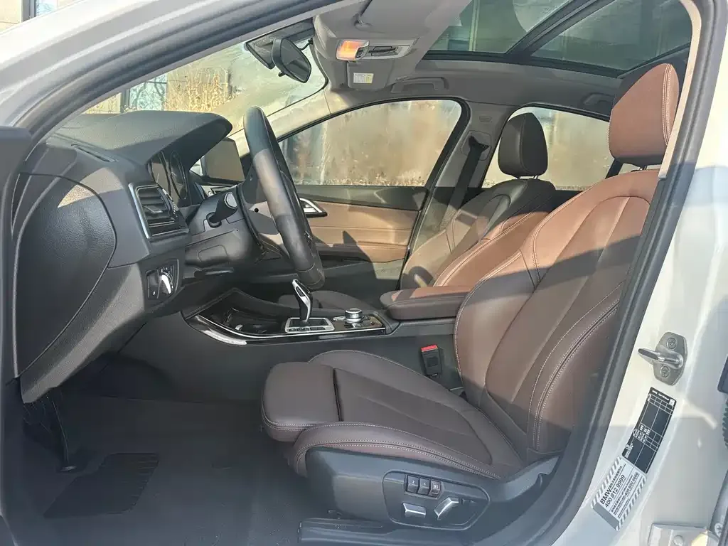 BMW 1 Series 2021 из CN, фото 2