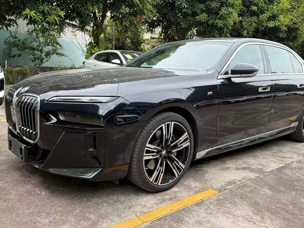 BMW 7 Series 2024 из CN, фото 1