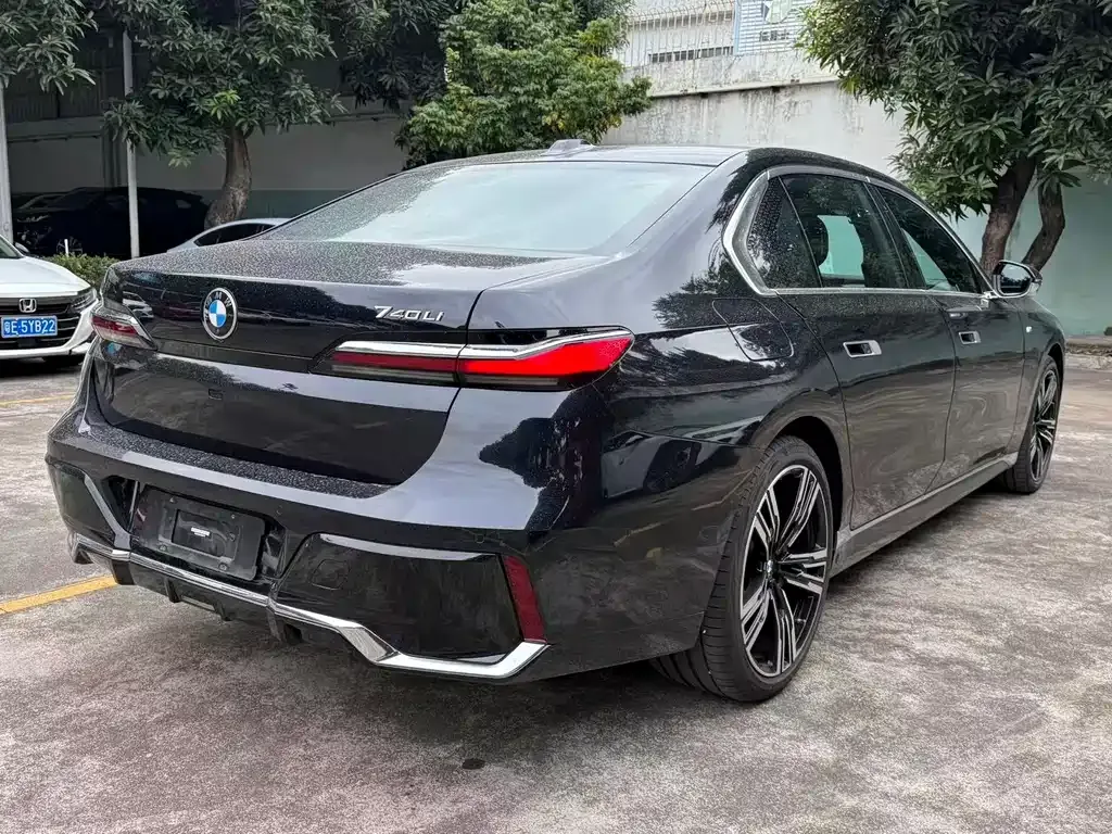 BMW 7 Series 2024 из CN, фото 7