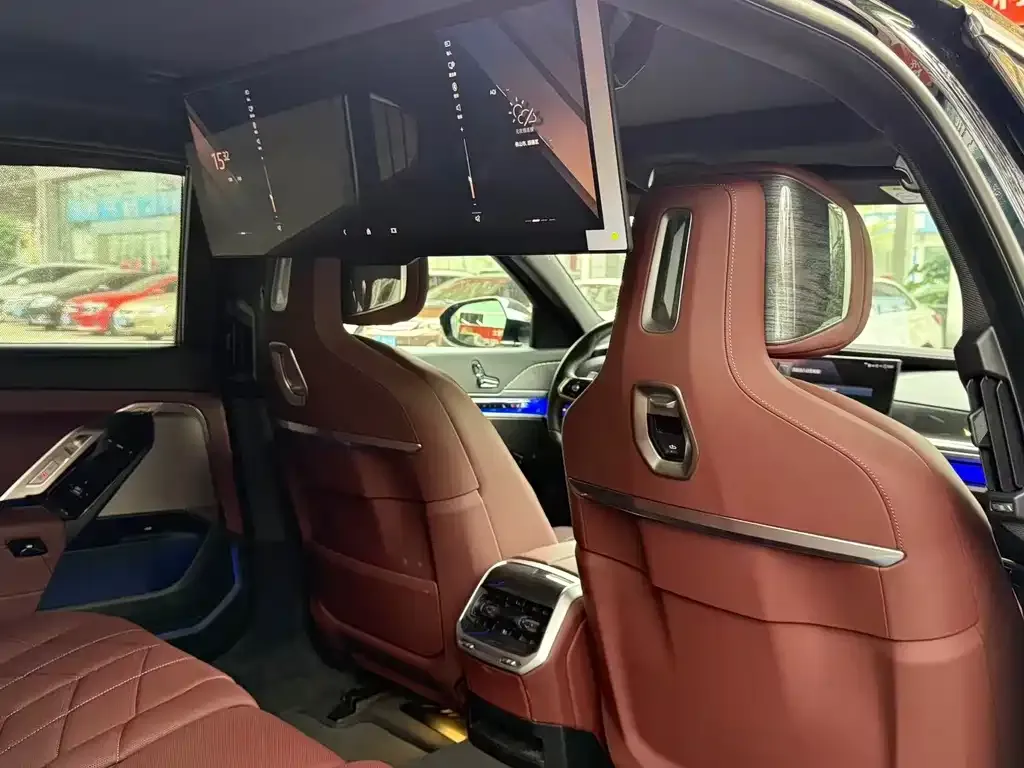 BMW 7 Series 2024 из CN, фото 3