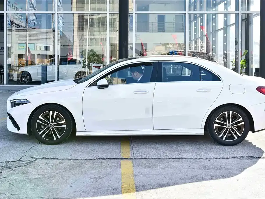 Mercedes-Benz A-Class 2024 из CN, фото 2