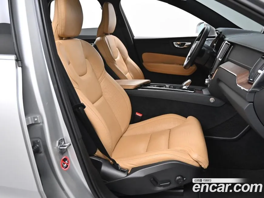 Volvo XC60 2021 из KR, фото 5