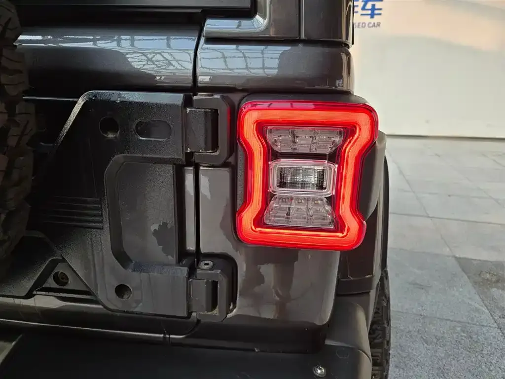 Jeep Wrangler 2023 из CN, фото 5