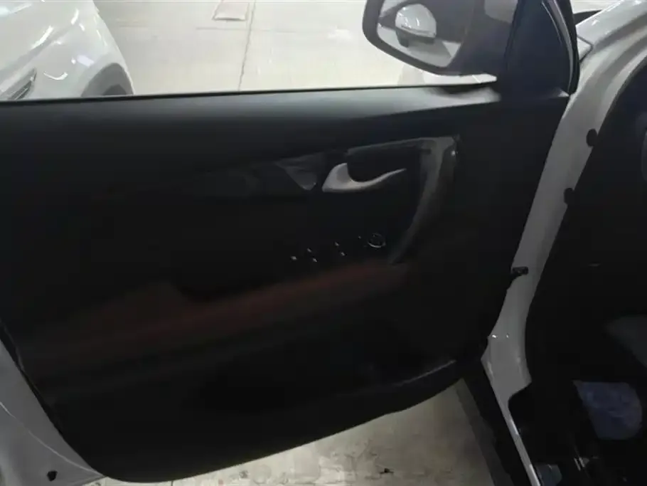 Kia Sportage 2023 из CN, фото 5
