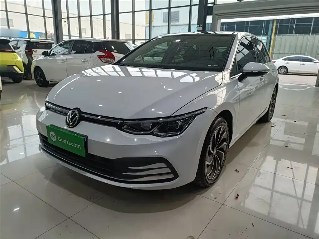 Volkswagen Golf 2023 из CN, фото 1