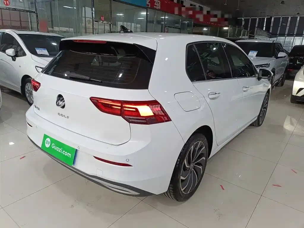 Volkswagen Golf 2023 из CN, фото 7