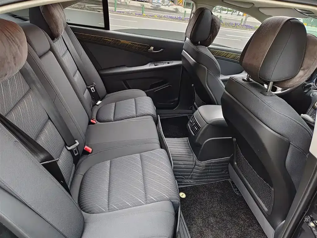 Hongqi H7 2024 из CN, фото 10