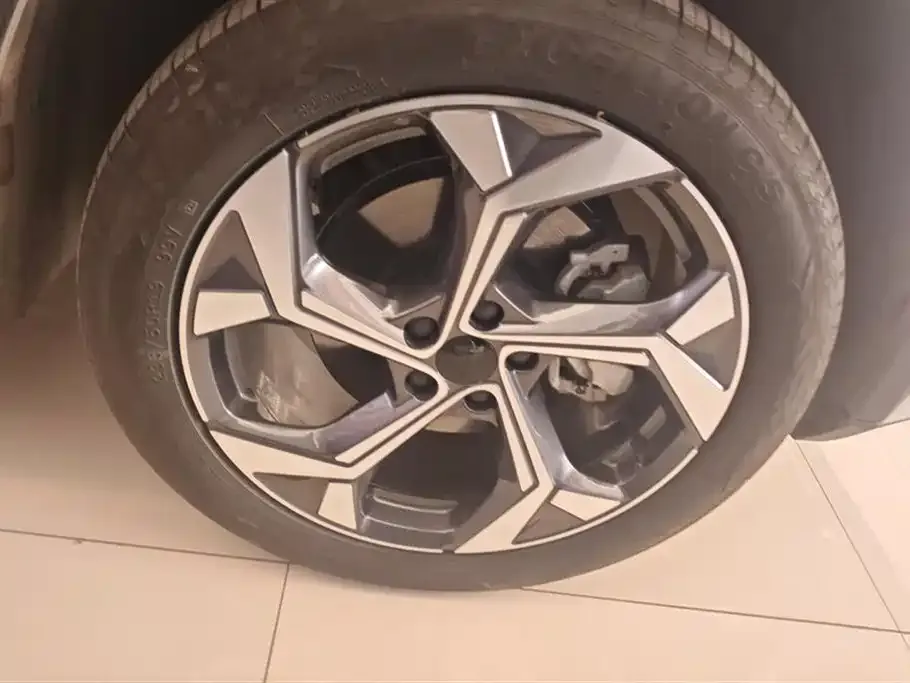 Geely Boyue L 2023 из CN, фото 5