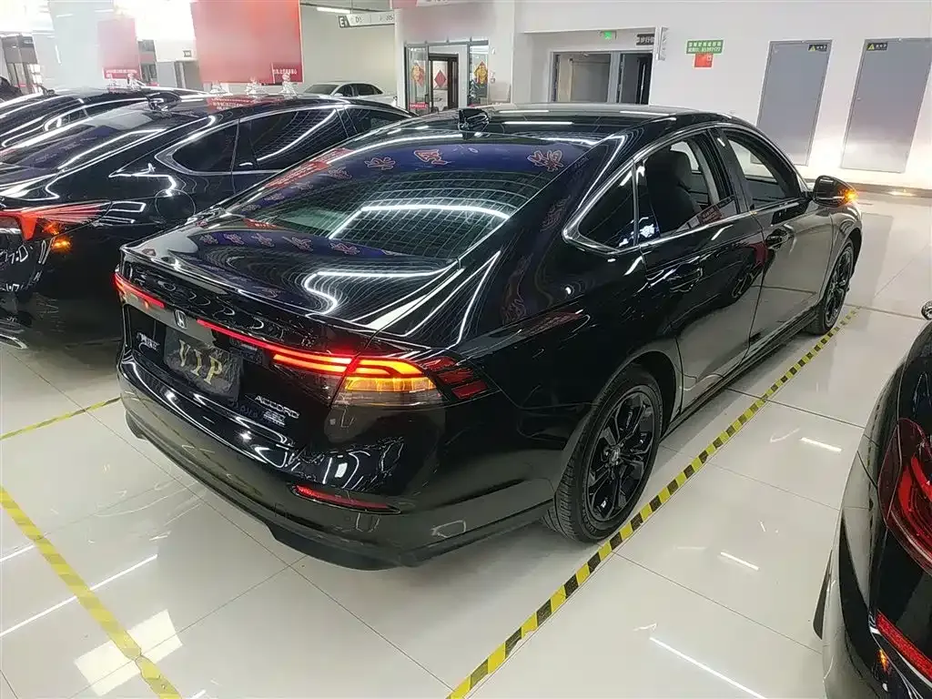 Honda Accord — фото 4