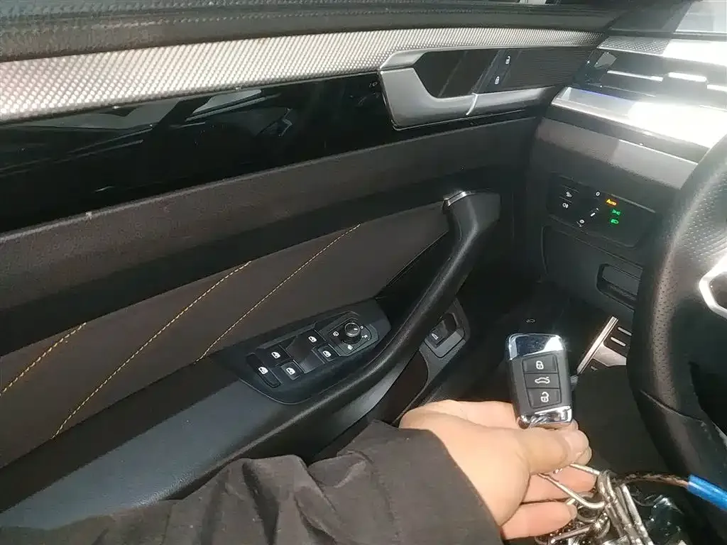 Volkswagen CC 2022 из CN, фото 8