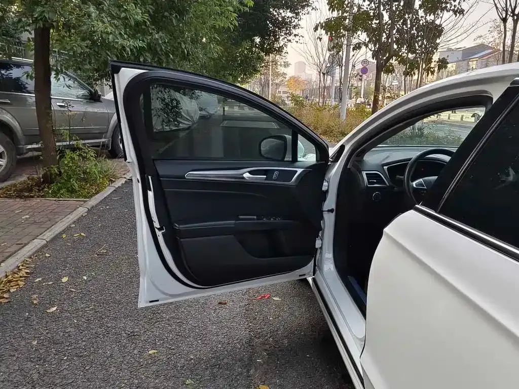 Ford Mondeo 2022 из CN, фото 9