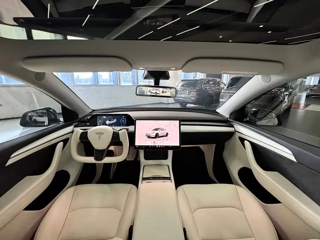 Tesla Model Y — фото 4