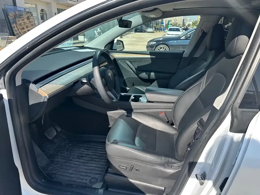 Tesla Model Y 2023 из CN, фото 6