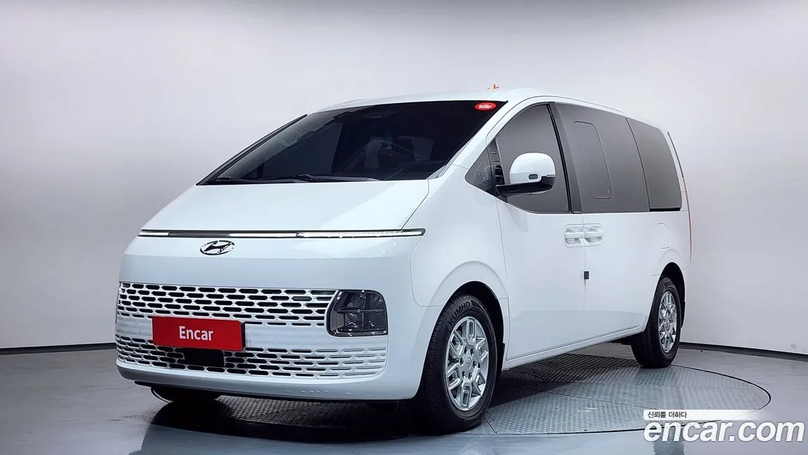 Hyundai Staria — фото 1