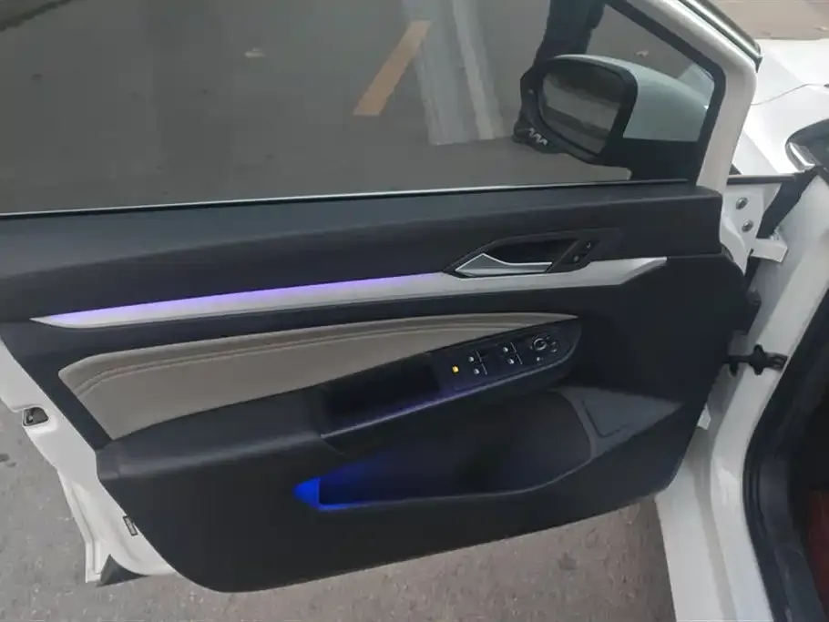 Volkswagen Golf 2021 из CN, фото 4