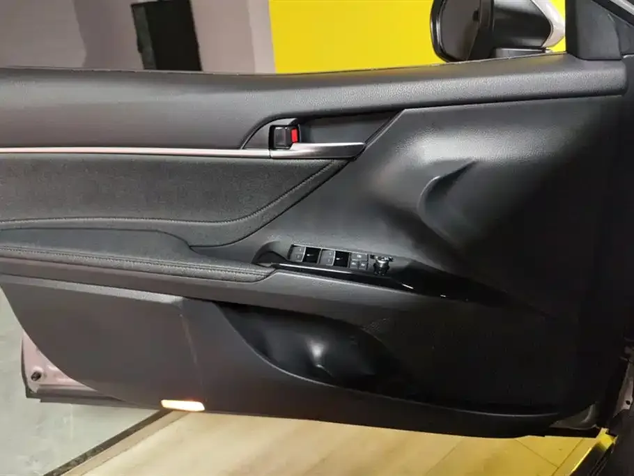 Toyota Camry 2023 из CN, фото 10