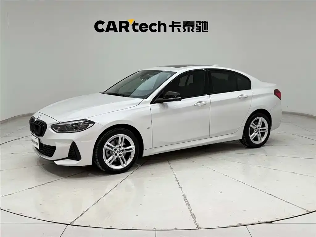 BMW 1 Series 2023 из CN, фото 1