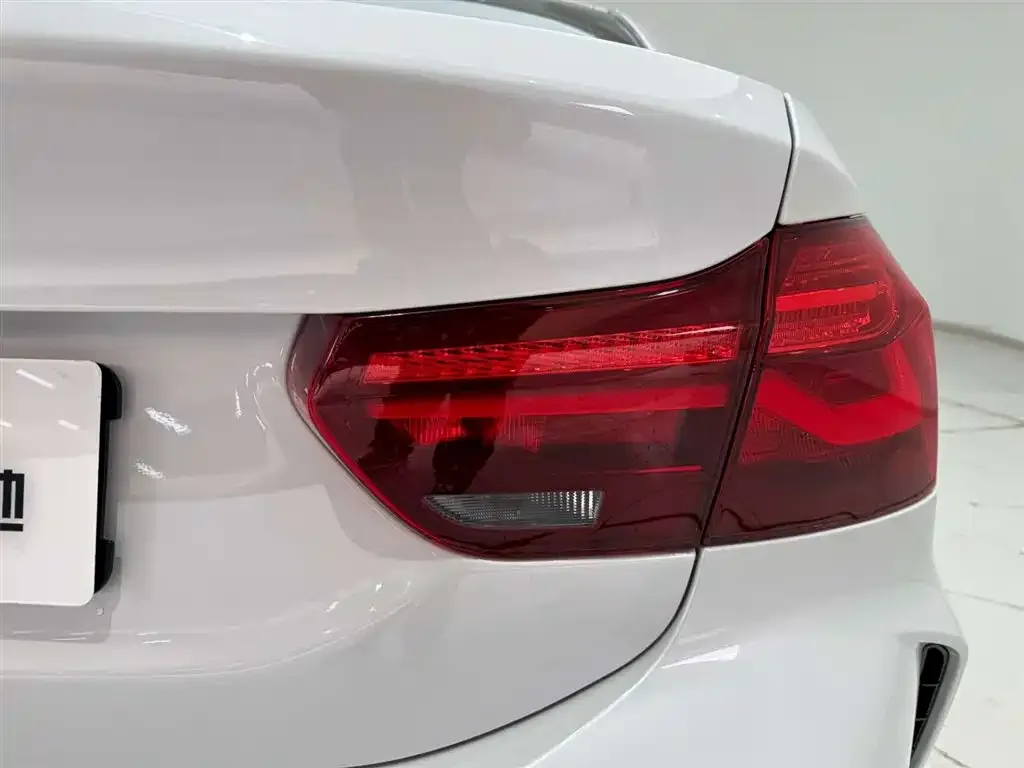 BMW 1 Series 2023 из CN, фото 8