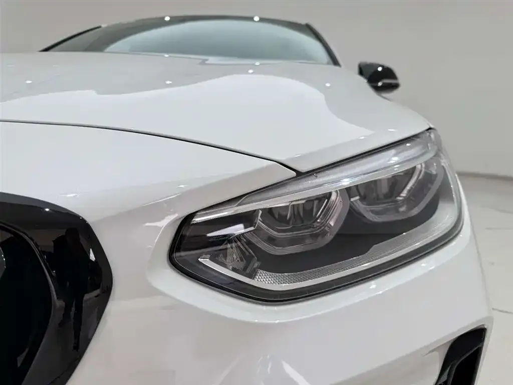 BMW 1 Series 2023 из CN, фото 2