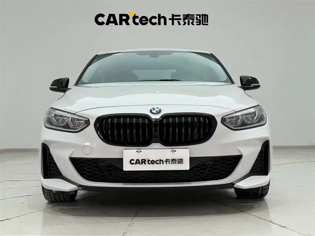 BMW 1 Series 2023 из CN, фото 3
