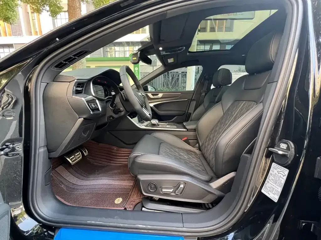 Audi A6L 2025 из CN, фото 5