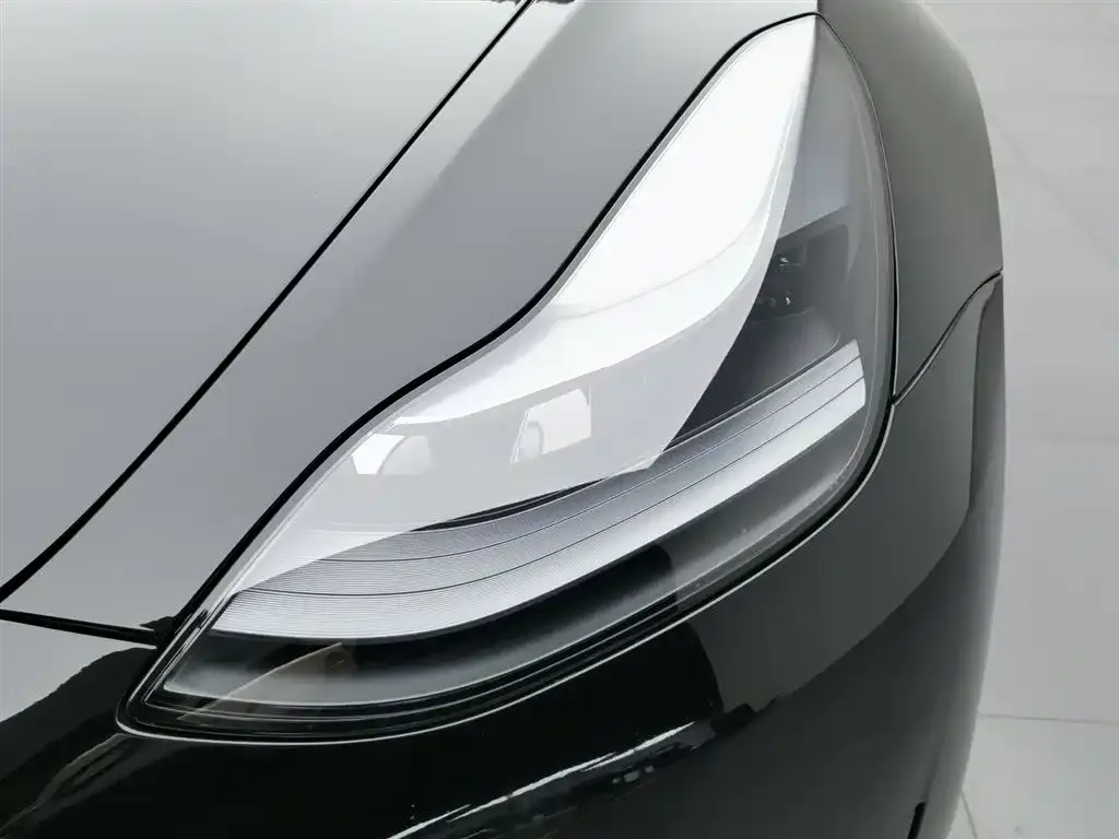 Tesla Model 3 — фото 3