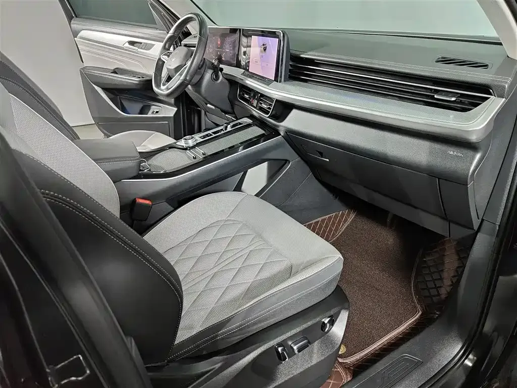 Volkswagen Tavendor 2023 из CN, фото 8