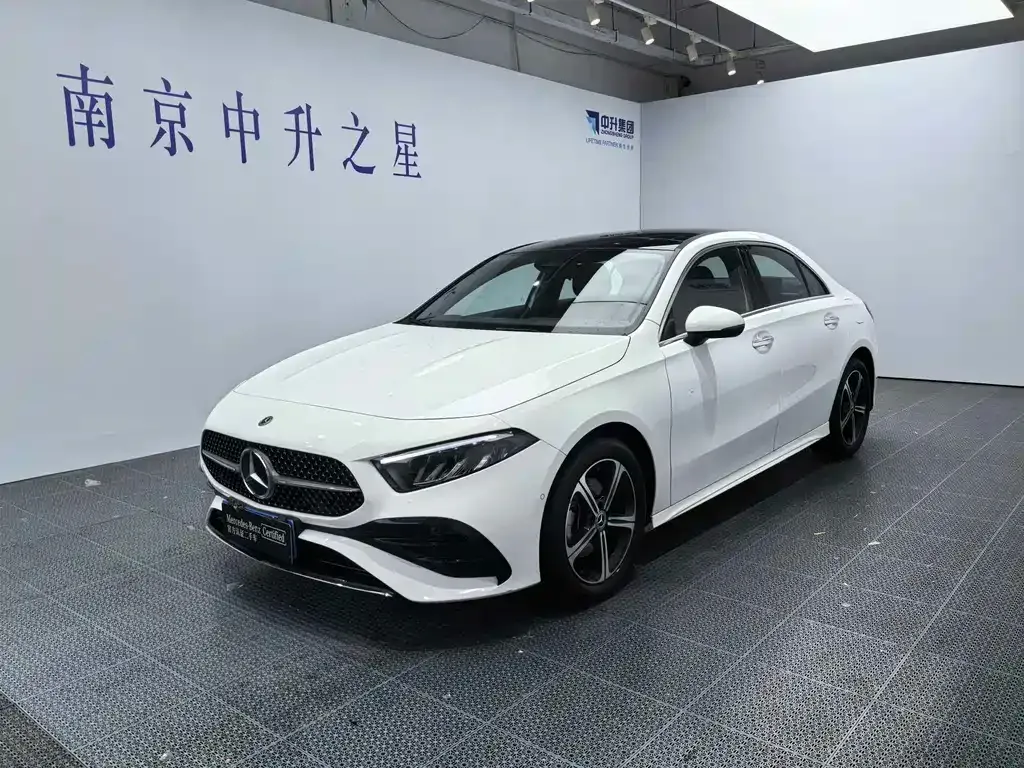 Mercedes-Benz A-Class — фото 1